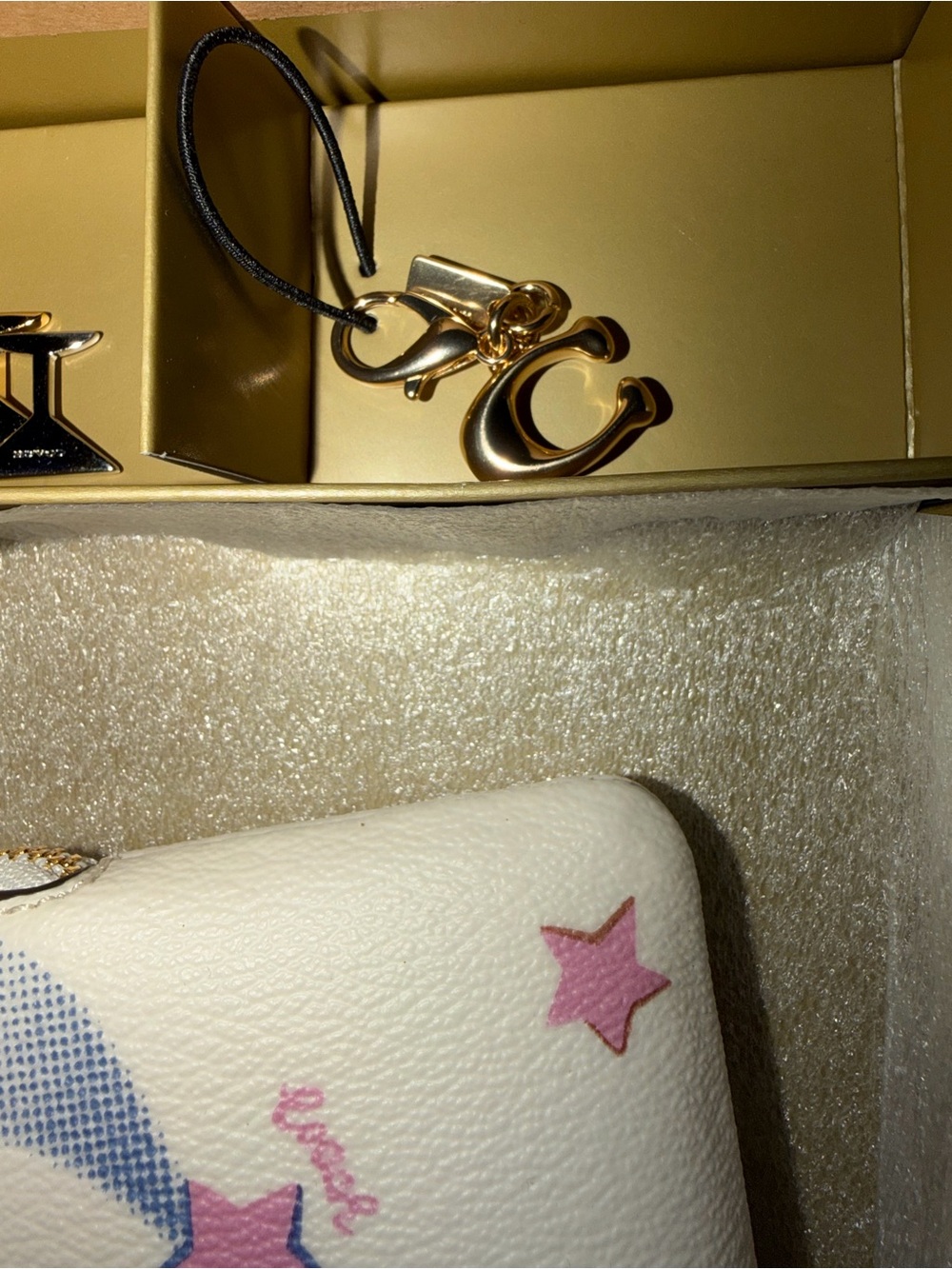 This elegant wristlet comes in a gift box. It has removable charms - Picture 3 of 6